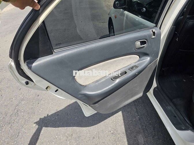 Mazda 323 1997 số sàn 1.6