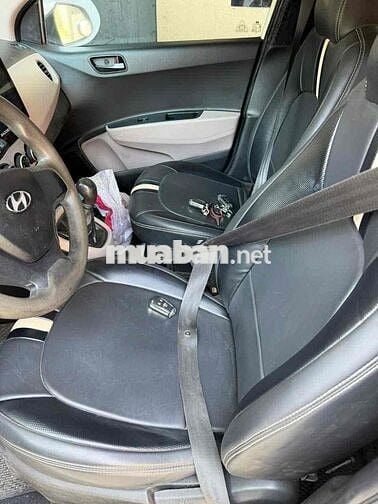 Hyundai Grand i10 Trắng Số sàn 5 chỗ