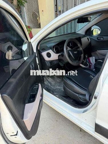 Hyundai Grand i10 Trắng Số sàn 5 chỗ
