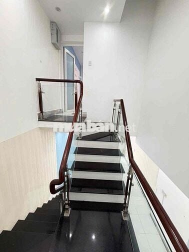 Nhà lầu 2 phòng KDC 515 đường 30/4