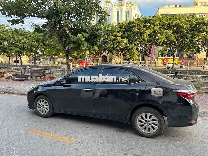 Toyota Altis E 2018 93942 km Đen