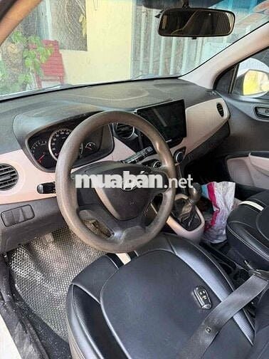 Hyundai Grand i10 Trắng Số sàn 5 chỗ