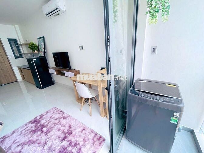 Cho thuê studio 35m2 - Tầng cao view thoáng -Giáp Phú Nhuận