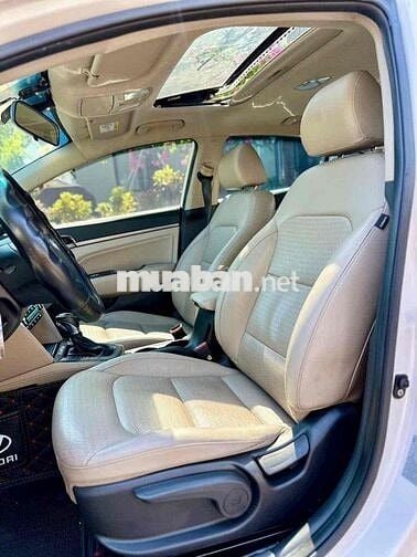 Hyundai Elantra 2018 Tự động 72.000km Trắng