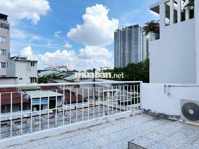 CĂN HỘ 1PN 1PK | BAN CÔNG 50M2 | MÁY GIẶT RIÊNG | CƯ XÁ BẮC HẢI Q10