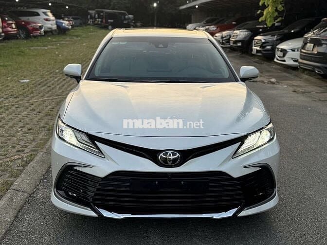 Toyota Camry 2.5Q 2022 Trắng 23.000 km