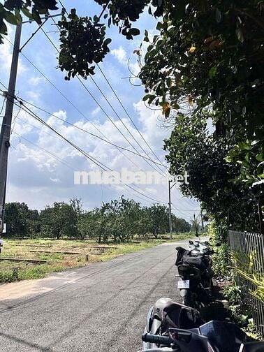 Mặt tiền nhựa lớn ngay cổng Khu Công Ngiệp Bình Lộc, Long Khánh siêu
