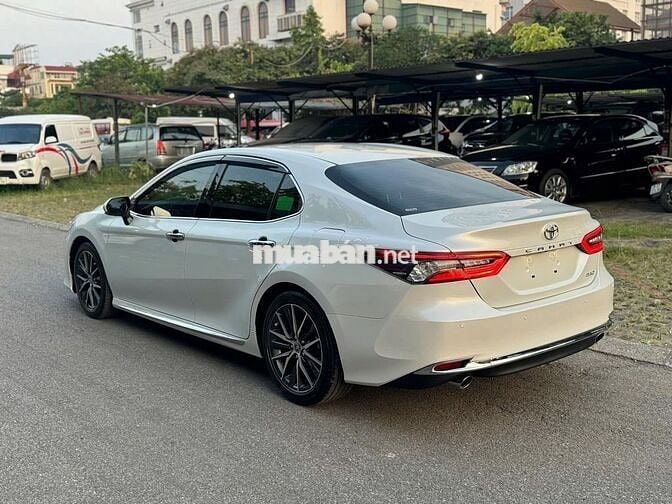 Toyota Camry 2.5Q 2022 Trắng 23.000 km