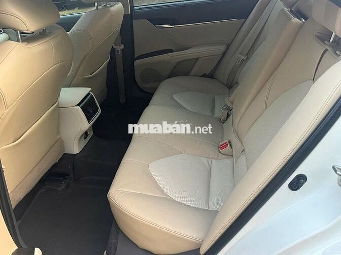 Toyota Camry 2.5Q 2022 Trắng 23.000 km