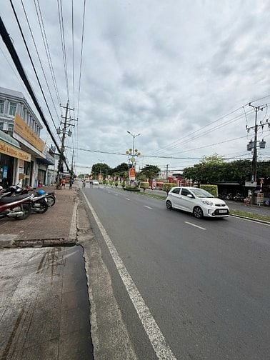 Bán Nhà Mặt Tiền đường Trần Hưng Đạo 300m², ngang 7m, Mỹ Thới, Long Xu