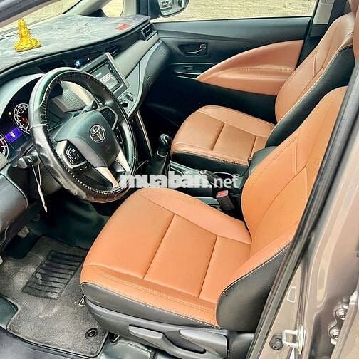 Toyota Innova 2.0E MT 2023 Xám 7 chỗ Số sàn