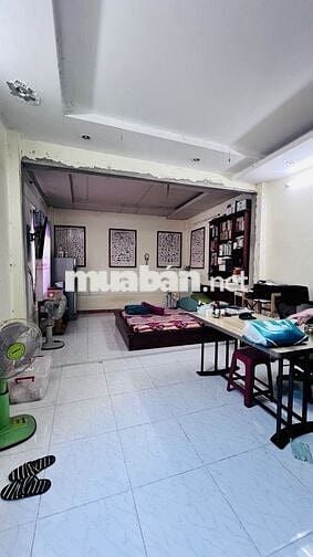 Nhà trệt 2 lầu tại Phước Kiển. Ngay cầu Rạch Đĩa 1. Sổ hồng riêng.