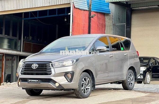 Toyota Innova 2.0E MT 2023 Xám 7 chỗ Số sàn