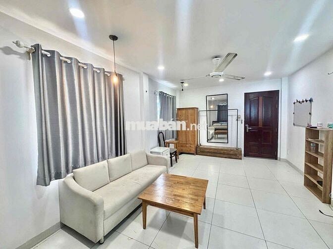 Chính chủ cho Thuê CHDV Cửa sổ lớn - Trung tâm Quận 1