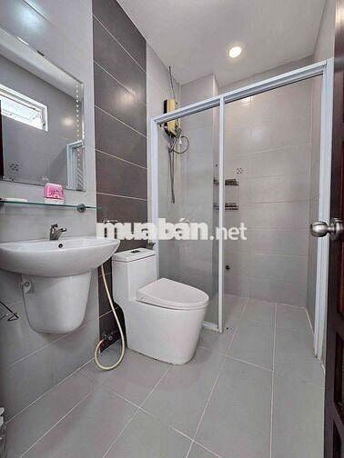 Chính chủ cho Thuê CHDV Cửa sổ lớn - Trung tâm Quận 1
