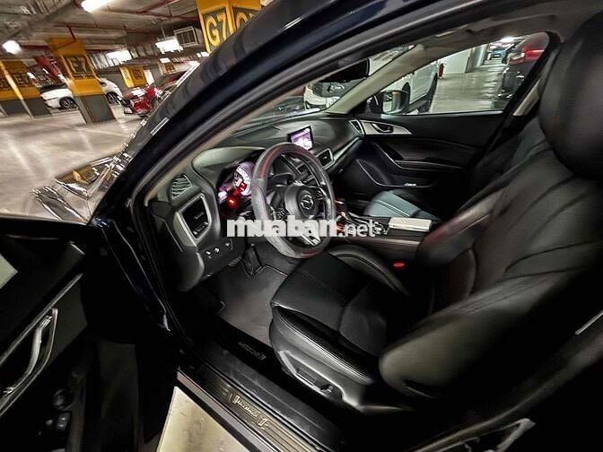 Mazda Mazda 3 2018 Xanh nước biển đậm 12.500 km
