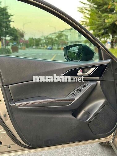 Mazda Mazda 3 Vàng cát