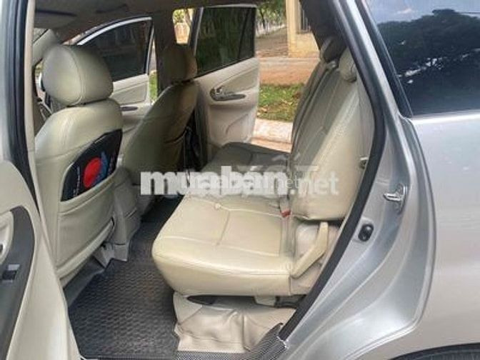 Toyota Innova Bạc-295tr