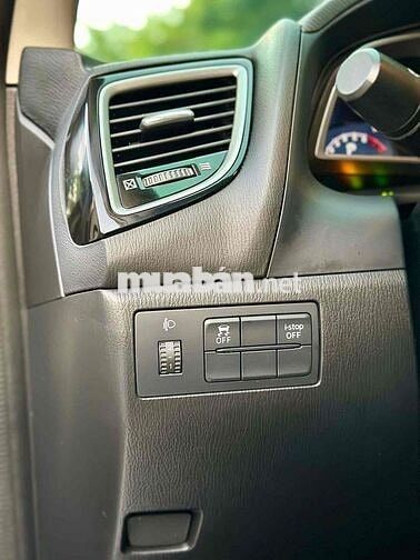 Mazda Mazda 3 Vàng cát