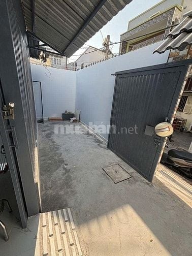 Cho thuê nhà nguyên căn đường Trần Văn Khánh (100m2)