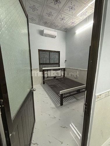 Cho thuê nhà nguyên căn đường Trần Văn Khánh (100m2)