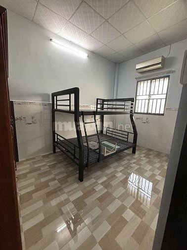 Cho thuê nhà nguyên căn đường Trần Văn Khánh (100m2)