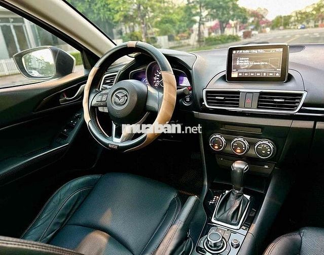 Mazda Mazda 3 Vàng cát