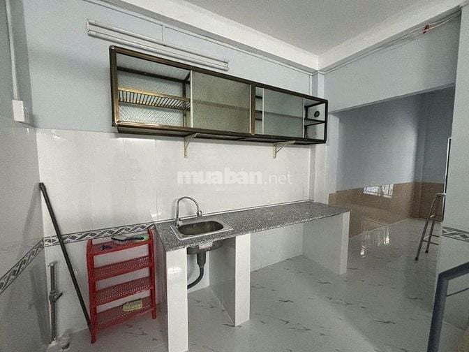 Cho thuê nhà nguyên căn đường Trần Văn Khánh (100m2)