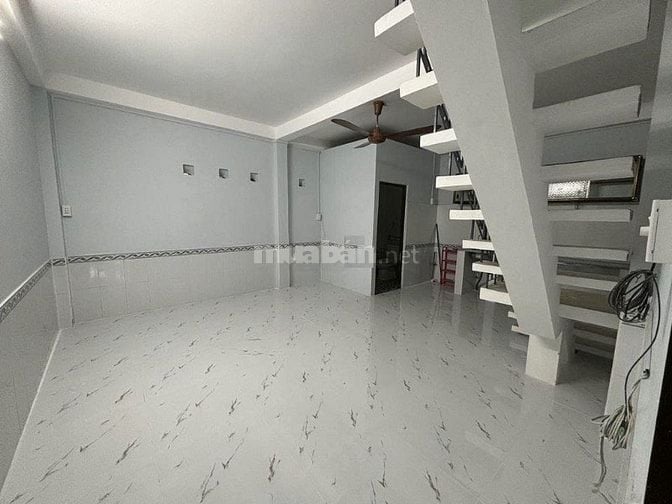 Cho thuê nhà nguyên căn đường Trần Văn Khánh (100m2)