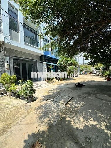 CẦN BÁN NHÀ ĐẸP 4 TẦNG ĐƯỜNG TX52 THỚI AN-HẺM XE HƠI 8.3M- 5.3 TỶ