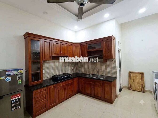 CHO THUÊ NHÀ TRỆT 2 LẦU HẺM XE HƠI SÁT MẶT TIỀN ĐƯỜNG 11