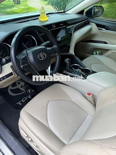 Toyota Camry 2.0G 2021 Trắng ngọc trai, 9 hãng