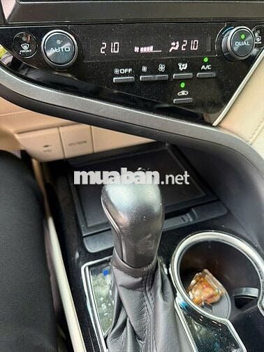 Toyota Camry 2.0G 2021 Trắng ngọc trai, 9 hãng
