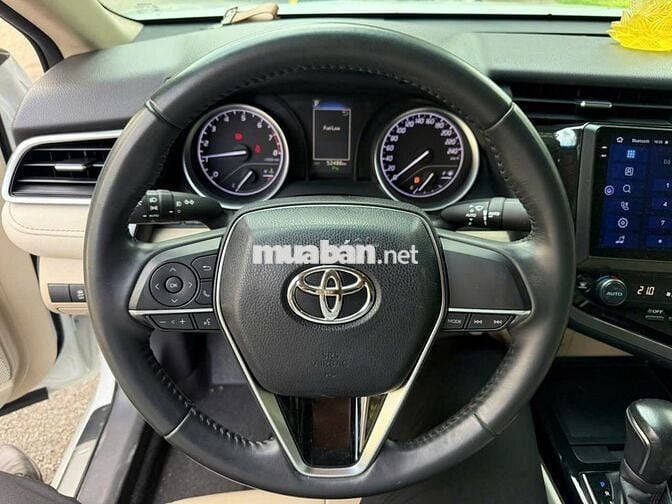 Toyota Camry 2.0G 2021 Trắng ngọc trai, 9 hãng