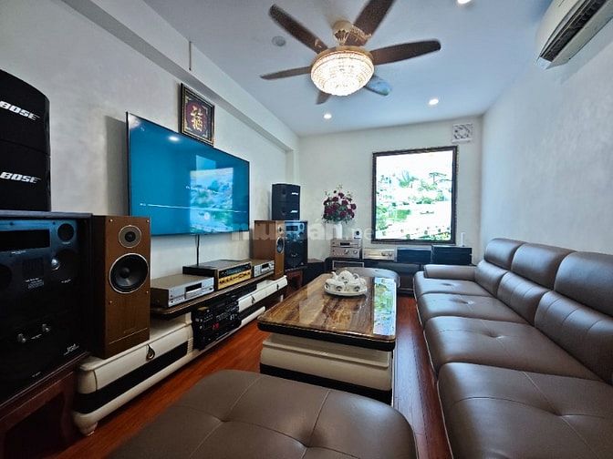 Bán nhà tập thể tầng 3 diện tích 85m2, 4 ngủ, 2 VS, giá  6,399 tỷ