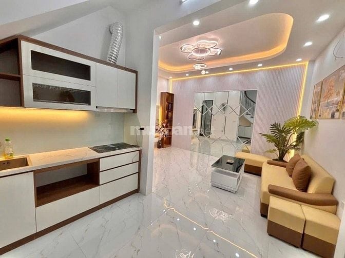 Bán Nhà Phố Cổ, Thọ Lão, Hai Bà Trưng 30m, 5 tầng, mt 4m, giá 8.6 tỷ.