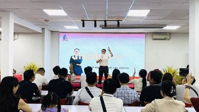 Nhân Viên Sale Bất Động Sản Nhà Phố