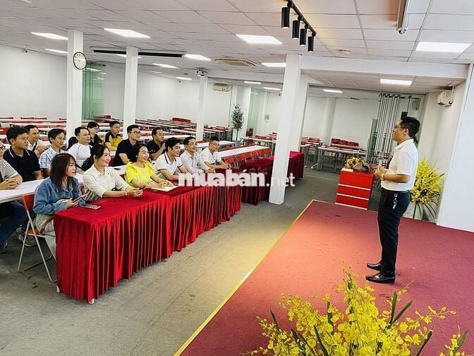 Nhân Viên Sale Bất Động Sản Nhà Phố