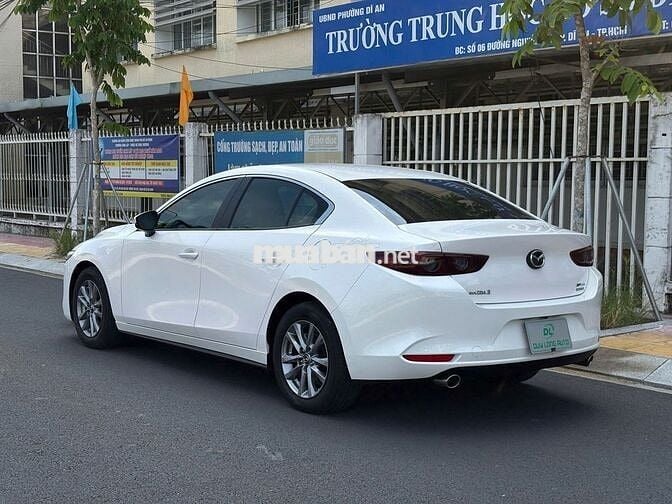 Mazda Mazda 3 Deluxe 2022 Trắng 30.000 km