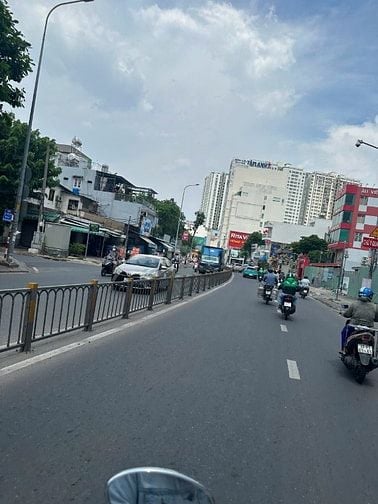Bán nhà 4lau mặt tiền Phạm Hùng,quận 8,5.5x17m,thuê 40tr/th,KD tốt