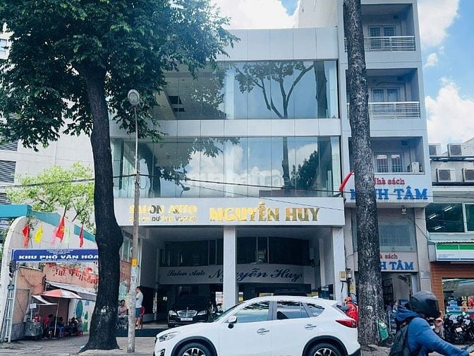 Cho thuê nhà GÓC 3MT 286 An Dương Vương, Quận 5, Giá: 300 triệu/tháng
