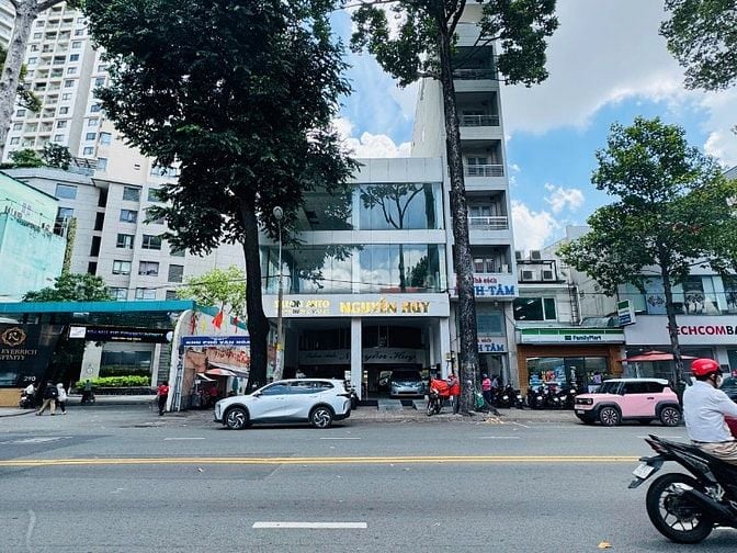 Cho thuê nhà GÓC 3MT 286 An Dương Vương, Quận 5, Giá: 300 triệu/tháng