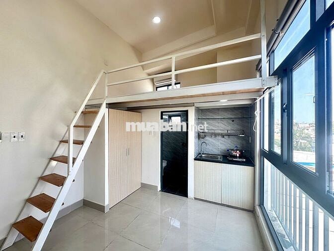 PHÒNG CÓ GÁC CỬA SỔ LỚN NGAY LẠC LONG QUÂN - ÂU CƠ 