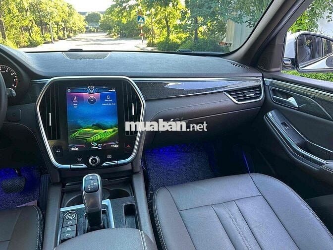 VinFast Lux SA Base 2.0 AT sản xuất 2021