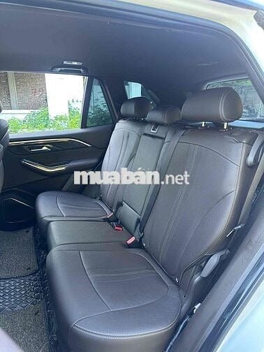 VinFast Lux SA Base 2.0 AT sản xuất 2021