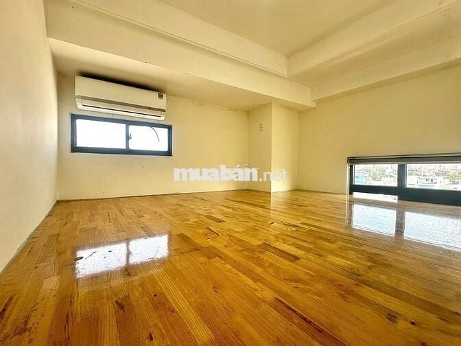 PHÒNG CÓ GÁC CỬA SỔ LỚN NGAY LẠC LONG QUÂN - ÂU CƠ 