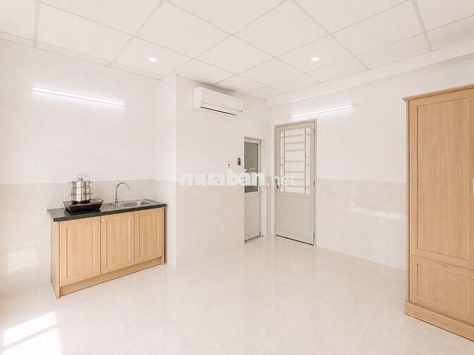 PHÒNG CỬA SỔ MỚI XÂY GẦN GA SÀI GÒN - CẦU LÊ VĂN SỸ