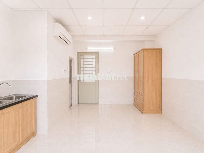 PHÒNG CỬA SỔ MỚI XÂY GẦN GA SÀI GÒN - CẦU LÊ VĂN SỸ