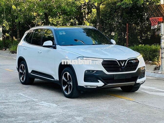 VinFast Lux SA Base 2.0 AT sản xuất 2021