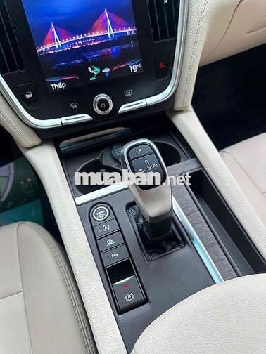 VinFast Lux A 2.0 AT Premium sản xuất 2021